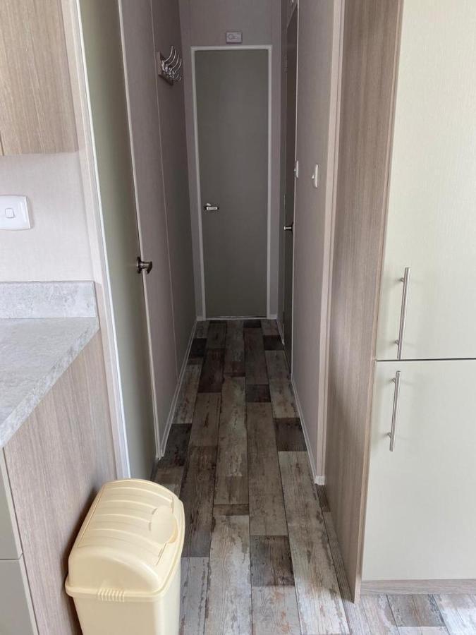 Luxury Holiday Home Sleeps 6 Pet Friendly Сейнт Остел Екстериор снимка