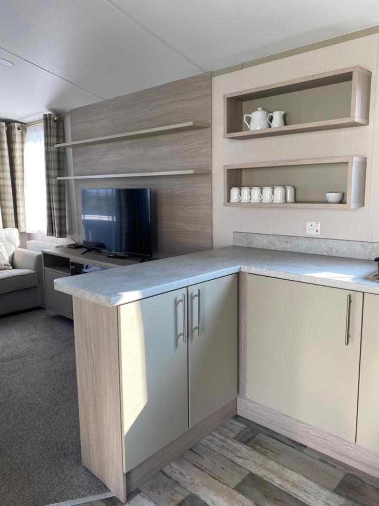 Luxury Holiday Home Sleeps 6 Pet Friendly Сейнт Остел Екстериор снимка